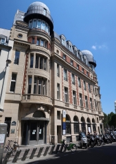 1024px-Hôtel_des_sociétés_savantes_Paris_1.jpg